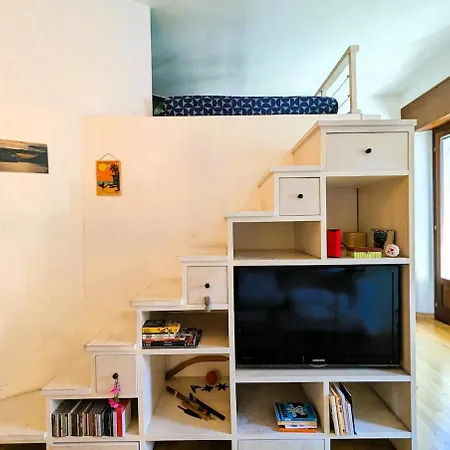 아파트 Charming With Balcony - Porta Romana *